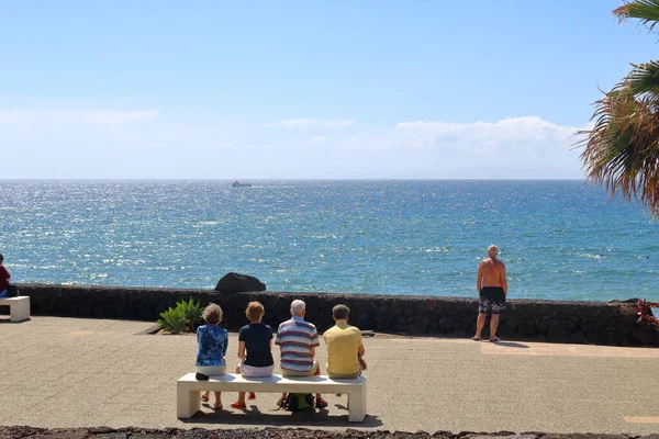 März 2018 Lanzarote Kanarische Inseln Spanien Die Menschen Genießen Den — Stockfoto