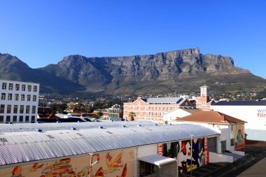 23 Eylül 2022 - Güney Afrika 'da Cape Town: Liman bölgesi ve Tablo Dağı yakınlarındaki Quayside Caddesi