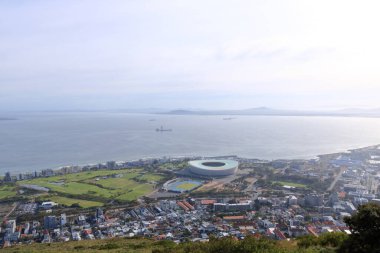 Güney Afrika 'daki Sinyal Tepesi tarafından yakalanan Cape Town şehrine bakın.