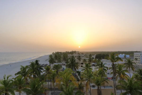 Úžasný Západ Slunce Pláži Salalahu Ománu — Stock fotografie