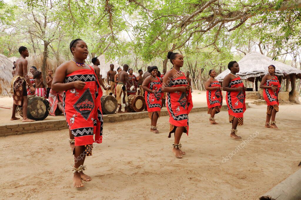01 de octubre 2022 Cultural Village Matsamo, Swazilandia, Eswatini pies desnudos de