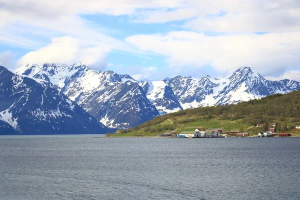 Nord Summer Norwegian Landscape Polar Circle Green Hills Sea Bay — Fotografia de Stock