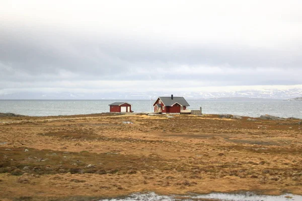 Nord Estate Paesaggio Norvegese Dietro Cerchio Polare Con Verdi Colline — Foto Stock
