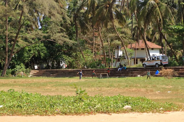 Decembrie 2022 Kannur Kerala India Copii Care Joacă Fotbal Pajiște — Fotografie, imagine de stoc