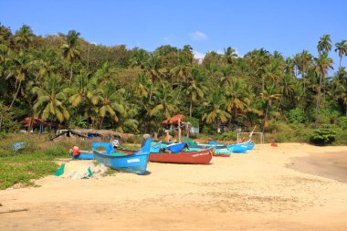 Kannur yakınlarındaki Ettikulam plajı, Hindistan 'daki kerala