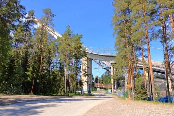 Yazın Kayak Atlama Tesisinin Üst Kısmı Kayak Kuleleri Finlandiya Lahti — Stok fotoğraf