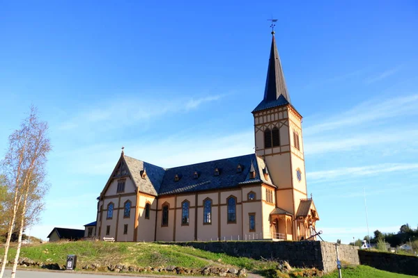 Igreja Madeira Kabelvag Céu Azul Ilhas Lofoten Noruega — Fotografia de Stock