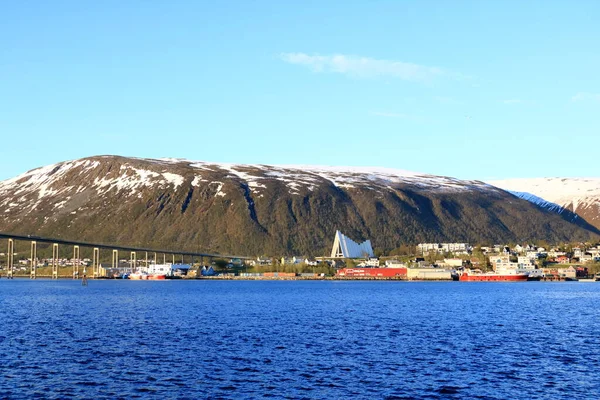 Mei 2022 Tromso Noorwegen Uitzicht Noordpoolkathedraal Een Zonnige Dag Zomer — Stockfoto