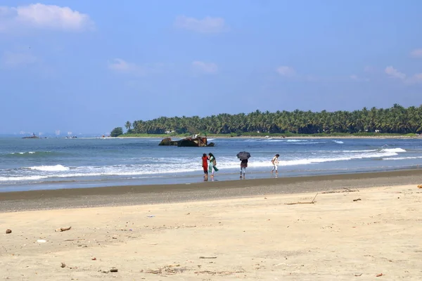 Dezembro 2022 Kannur Kerala Índia Pessoas Gostam Praia Dharmadam — Fotografia de Stock