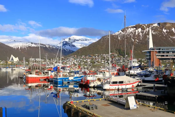 Maja 2022 Tromso Norwegii Malowniczy Port Tromso Dalekiej Północnej Norwegii — Zdjęcie stockowe