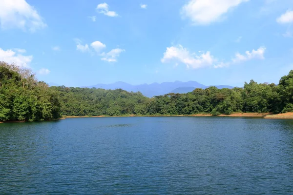 Озеро Перед Дамбою Peruvannamuzhi Peruvannamoozhi Куттяді Куттіаді Куттяді Керала Індії — стокове фото