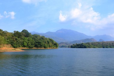 Peruvannamuzhi 'deki göl (peruvannamoozhi) barajı, Kuttyady (Kuttiady, Kuttyadi), Hindistan' daki Kerala
