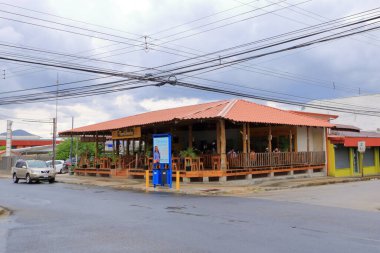 12 Mart 2023 - Kosta Rika 'da Nicoya, Guanacaste: Kosta Rika' da küçük bir köyde tipik bir sokak hayatı