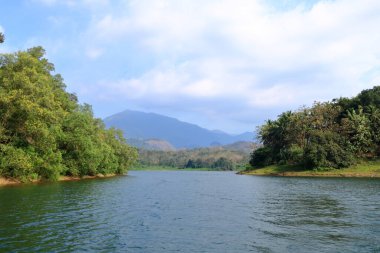 Peruvannamuzhi 'deki göl (peruvannamoozhi) barajı, Kuttyady (Kuttiady, Kuttyadi), Hindistan' daki Kerala