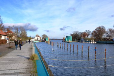 28 Ocak 2023 - Wieck, Greifswald Almanya 'da: güzel köyün kışın limanı