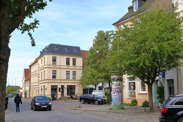 2023年5月5日 ドイツのメクレンブルク フォアポンメルン州ヴィスマール 旧市街の路上生活 — ストック写真