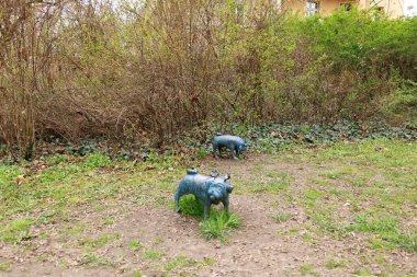 7 Nisan 2023 - Almanya 'da Brandenburg: Loriot anısına kentte ahşap pug heykeli