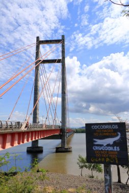 Kosta Rika 'daki Puente de la Amistad Tayvan Köprüsü' nün güzel manzarası