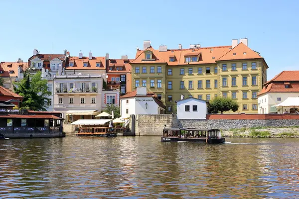 2023年7月8日 捷克共和国布拉格 Vltava河沿岸的观光城之旅 — 图库照片