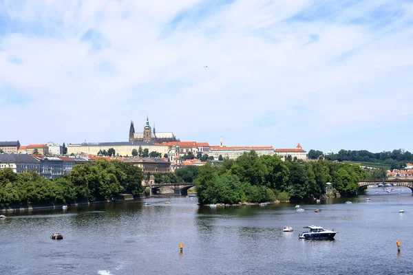 7月07 2023 チェコのプラハ プラハ大聖堂のヴェイツドールを見る — ストック写真