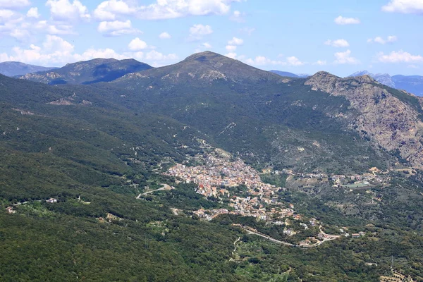 イタリアのサルデーニャにあるビダマンナ イストリシリ ヴィラグランデ ストリサイリ村の空撮写真 — ストック写真