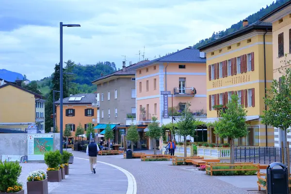 Mai 2023 Levico Terme Loeweneck Italie Centre Village Avec Les — Photo