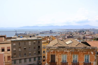 İtalya 'nın Sardunya başkenti Cagliari üzerinde panoramik manzara