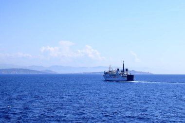 27 Mayıs 2023 - Santa Teresa Gallura, İtalya 'da Sardinya, Akdeniz: Akdeniz' de seyreden Büyük Ichnusa Hatları RoRo (Yuvarlanma) gemisi