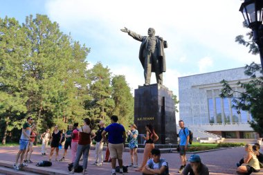 18 Ağustos 2023 - Kırgızistan, Orta Asya 'da Bişkek: Kırgızistan' ın merkezinde Vladimir Lenin Heykeli