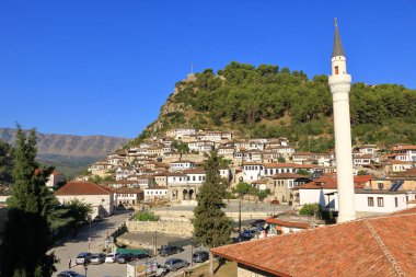 Arnavutluk 'un Berat kenti, yukarıdan bakıldığında, UNESCO dünya mirası sahası