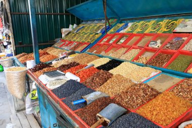 18 Ağustos 2023 - Kırgızistan, Orta Asya 'da Bişkek: Kırgızistan halkı Osh Çarşısı' nda