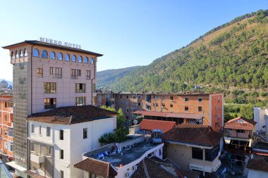 09 Eylül 2023 - Berat, Berati, Arnavutluk: yukarıdan şehir, UNESCO dünya mirası sahası