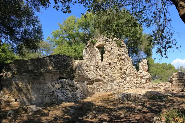 Arnavutluk 'un Butrint kentindeki harabe şehir. Bu arkeolojik alan UNESCO 'nun Dünya Mirası Alanı