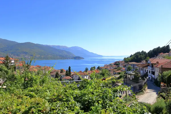 Uitzicht Ohrid Noord Macedonië Een Zonnige Zomerdag Rechtenvrije Stockfoto's