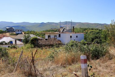 11 Eylül 2023 - Arnavutluk 'ta Lin: insanlar eski köyün tadını çıkarıyor