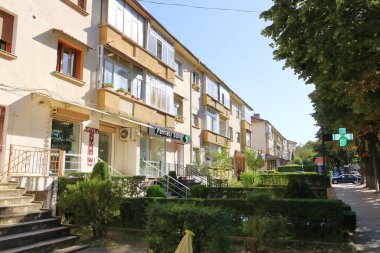 13 Eylül 2023 - Arnavutluk 'ta Korca: şehrin modern kesiminin izlenimleri, insanlar günlük yaşamlarını yaşıyor