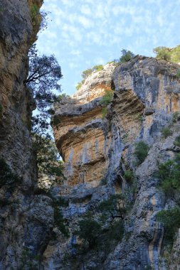 Arnavutluk 'taki Hotova Ulusal Parkı' nda Lengarica 'nın muhteşem kanyonu