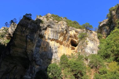 Arnavutluk 'taki Hotova Ulusal Parkı' nda Lengarica 'nın muhteşem kanyonu