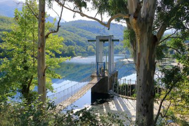 Blue Eye Water Spring ve Syri i Kalter çevresindeki manzara