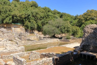 Arnavutluk 'un Butrint kentindeki harabe şehir. Bu arkeolojik alan UNESCO 'nun Dünya Mirası Alanı