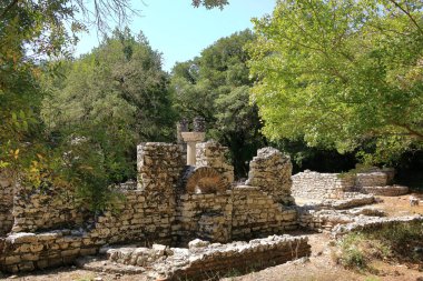 Arnavutluk 'un Butrint kentindeki harabe şehir. Bu arkeolojik alan UNESCO 'nun Dünya Mirası Alanı
