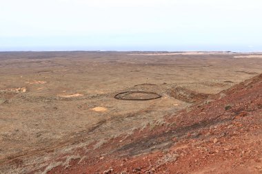 Volcan Calderon Hondo 'nun batı yakasına bakın Fuerteventura, Kanarya Adaları, İspanya