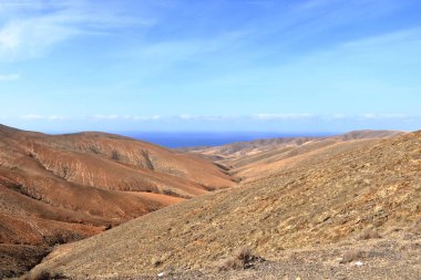 Mirador astronomico Sicasumbre, Fuerteventura, İspanya 'dan çöl tepelerinin manzarası