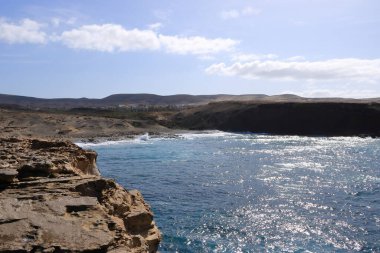 Sahil manzarası ve plaj La Pared, Fuerteventura, Kanarya Adaları, İspanya