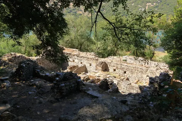 Arnavutluk 'un Butrint kentindeki harabe şehir. Bu arkeolojik alan UNESCO 'nun Dünya Mirası Alanı