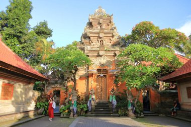 Ubud, Endonezya 'dan Bali - 30 Ocak 2024: Ubud Sarayı, yerel adı Puri Saren Agung