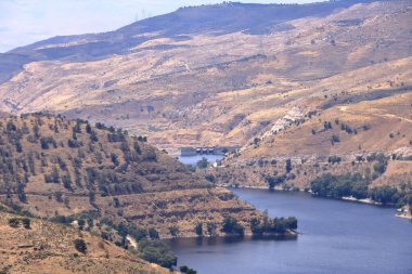 Jerash, Ürdün - Zerkavi nehri ve Kral Talal Barajı manzarası
