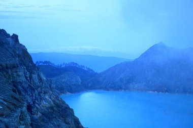 Kawah Ijen, Ijen kraterindeki zehirli göl. Java, Endonezya