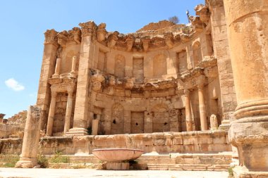 Ürdün 'deki Jerash - Mayıs 07 2024: Ürdün' ün Jerash kentindeki Roma kalıntıları, Arkeoloji Müzesi - Cardo Maximus