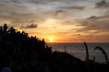 Endonezya 'daki Uluwatu Tapınağı' nda gün batımı